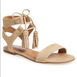 NEW NEVER BEEN WORN STEVE MADDEN SANDALS